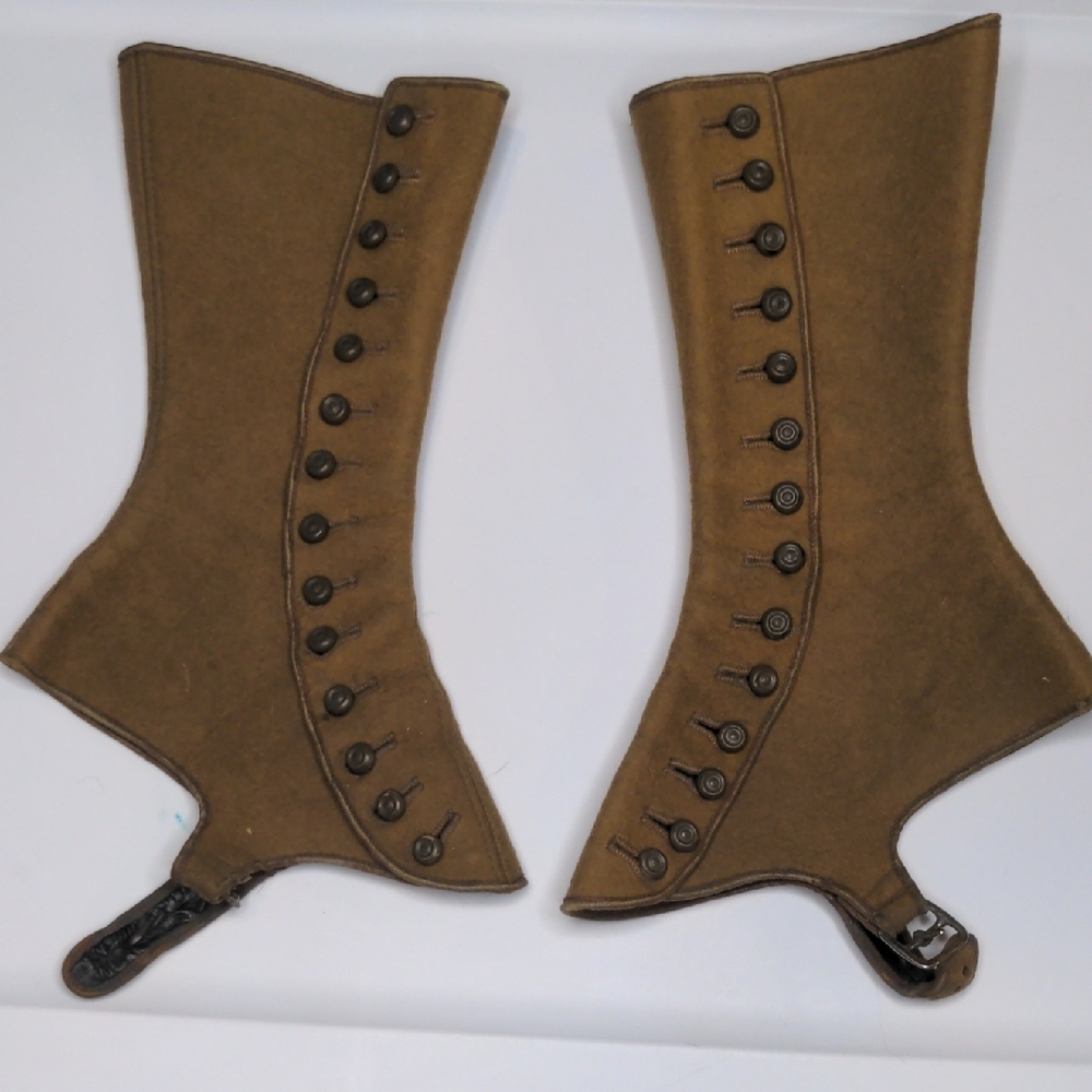Stylish Brown Button-Up Women's Boots